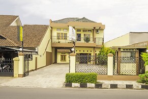 SPOT ON 2395 Hotel Aden 2 Syariah