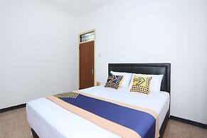 OYO 2268 Tim-tim Homestay SyariahNearUniversitas Gadjah Mada