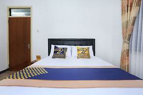 OYO 2268 Tim-tim Homestay SyariahNearUniversitas Gadjah Mada