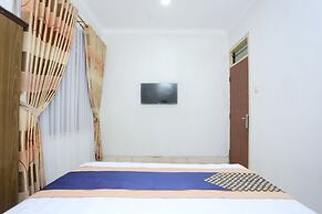 OYO 2268 Tim-tim Homestay SyariahNearUniversitas Gadjah Mada