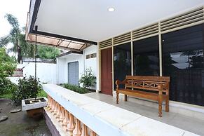 OYO 2268 Tim-tim Homestay SyariahNearUniversitas Gadjah Mada