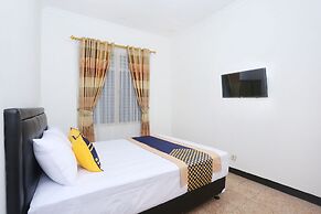 OYO 2268 Tim-tim Homestay SyariahNearUniversitas Gadjah Mada