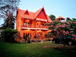 Flower Garden Cabin