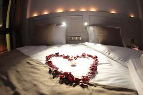 X-Nellyi Boutique Hotel