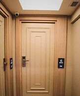 X-Nellyi Boutique Hotel