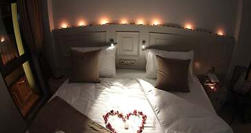 X-Nellyi Boutique Hotel