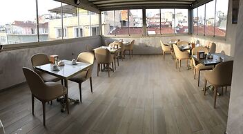 X-Nellyi Boutique Hotel