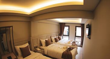 X-Nellyi Boutique Hotel