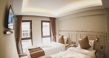 X-Nellyi Boutique Hotel