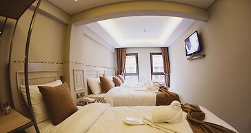 X-Nellyi Boutique Hotel