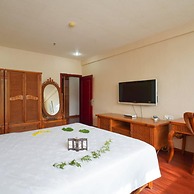 Southeast Huadu Hot Spring Hotel