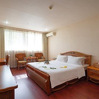 Southeast Huadu Hot Spring Hotel
