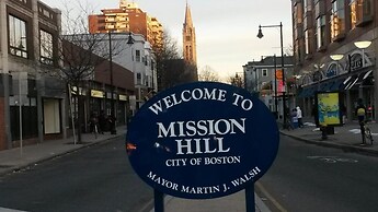 Bedrooms near Fenway & Downtown Boston