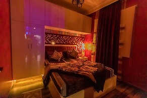 The Hill View Apartment