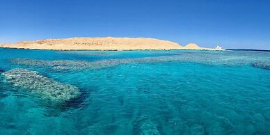 The Hill View Apartment