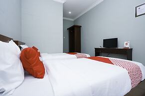 OYO 2493 Lotus Hotel Syariah