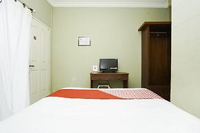 OYO 2493 Lotus Hotel Syariah