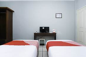 OYO 2493 Lotus Hotel Syariah