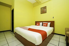 OYO 2493 Lotus Hotel Syariah