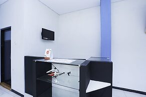 OYO 2493 Lotus Hotel Syariah