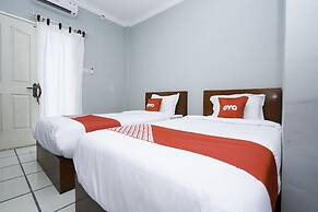OYO 2493 Lotus Hotel Syariah