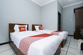 OYO 2493 Lotus Hotel Syariah
