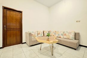 OYO 2519 Mayang Garini