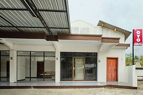 OYO 2519 Mayang Garini