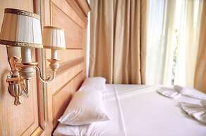 Greek Pride Seafront Hotel