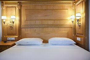 Greek Pride Seafront Hotel