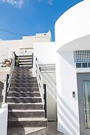 The Grand Cave House