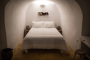 The Grand Cave House