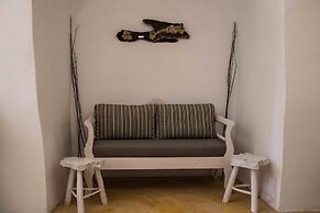 The Grand Cave House