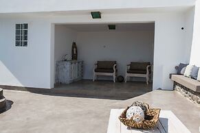 The Grand Cave House