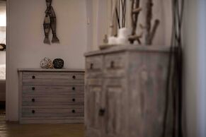 The Grand Cave House