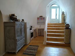 The Grand Cave House