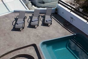 The Grand Cave House