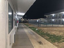 Studio 6 Wichita, KS - Airport