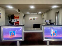 Studio 6 Wichita, KS - Airport