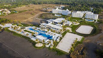 Oceana Resort & Conventions - All Inclusive