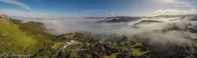 Madhuban - Waterfront in Whangaroa