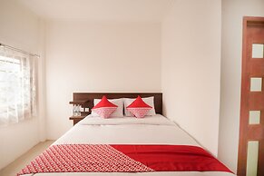 Super OYO 2183 Cibeureum Residence