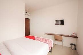 Super OYO 2183 Cibeureum Residence