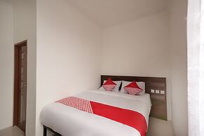 Super OYO 2183 Cibeureum Residence