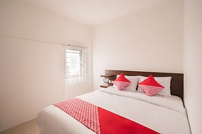Super OYO 2183 Cibeureum Residence