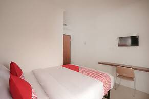 Super OYO 2183 Cibeureum Residence