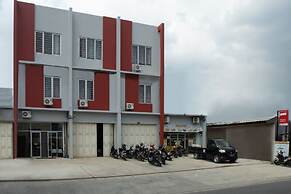 Super OYO 2183 Cibeureum Residence