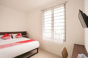 Super OYO 2183 Cibeureum Residence
