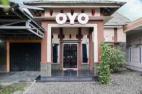 OYO 2202 Delima Guest House Syariah
