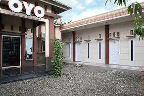 OYO 2202 Delima Guest House Syariah